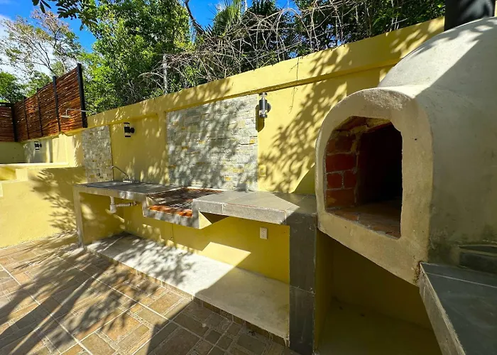 Private Fresh Pool, Huge Garden, Xcalacoco Holiday home *