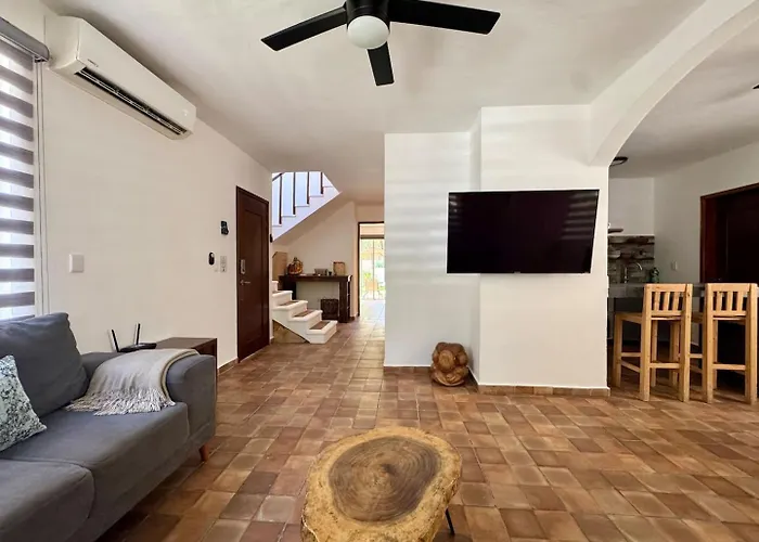 Holiday home Private Fresh Pool, Huge Garden, Xcalacoco