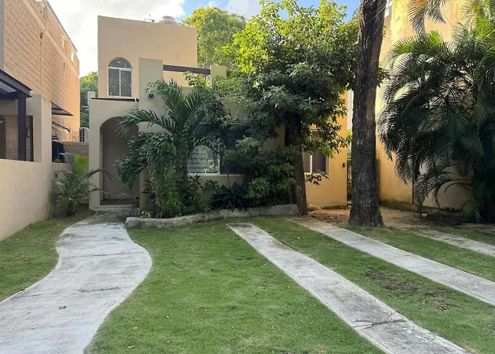 Private Fresh Pool, Huge Garden, Xcalacoco Holiday home