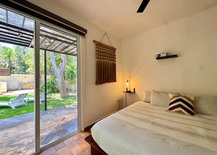 Holiday home Private Fresh Pool, Huge Garden, Xcalacoco