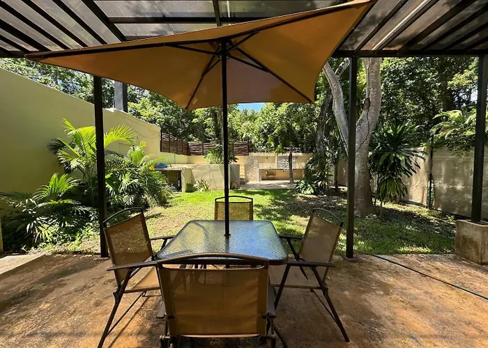 Private Fresh Pool, Huge Garden, Xcalacoco Holiday home *