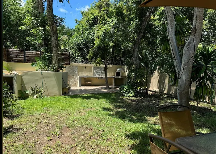 Private Fresh Pool, Huge Garden, Xcalacoco Holiday home *
