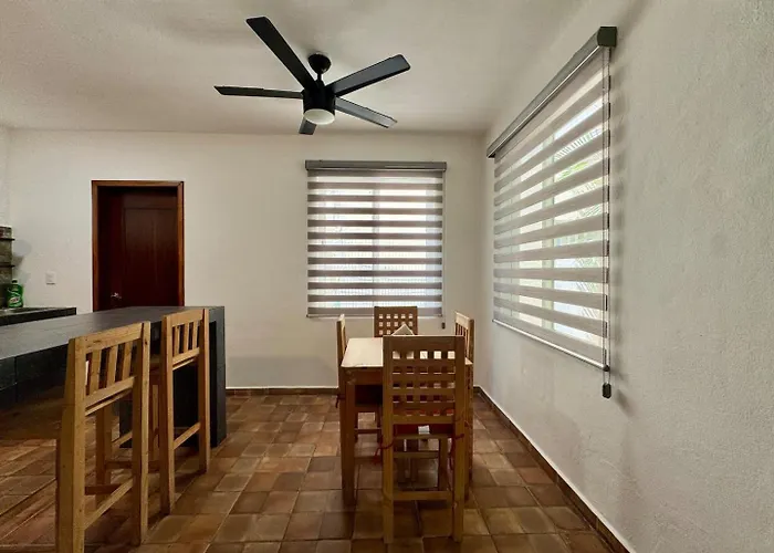 Private Fresh Pool, Huge Garden, Xcalacoco Holiday home *