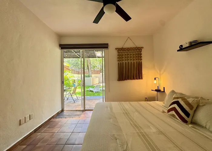 Holiday home Private Fresh Pool, Huge Garden, Xcalacoco