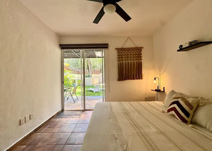 Holiday home Private Fresh Pool, Huge Garden, Xcalacoco